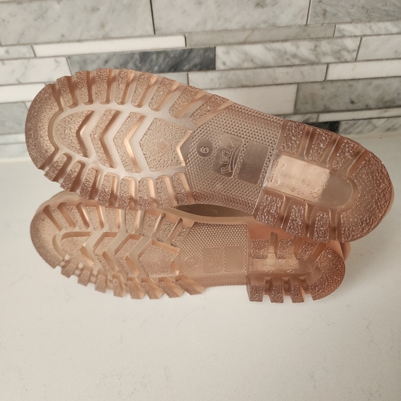 Regia Tan Rainboots - Picture 4 of 4